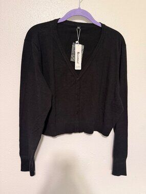 NWT NewShows Cardigan black V Neck Knit Cropped Womans XXL